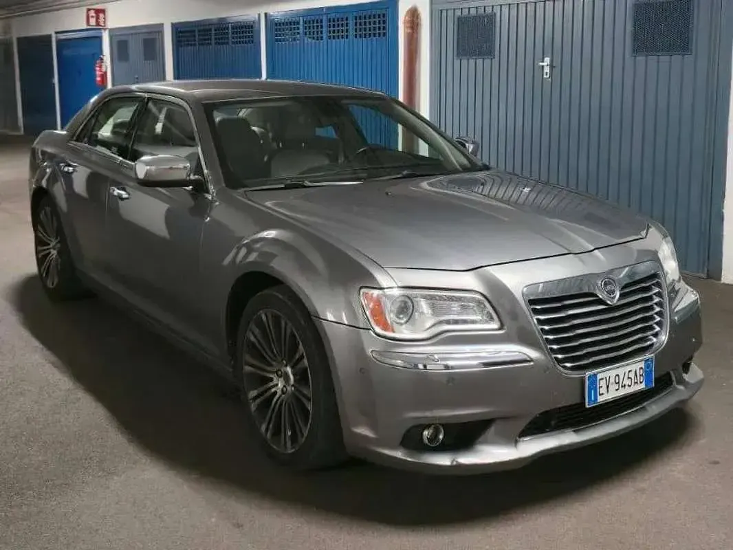 Usata Lancia Thema 239 CV (175 kW) 2014 Grigio Berlina