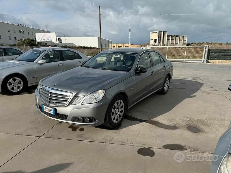 Usata Mercedes E250 Avantgarde 204 CV (150 kW) 2011 Grigio Berlina