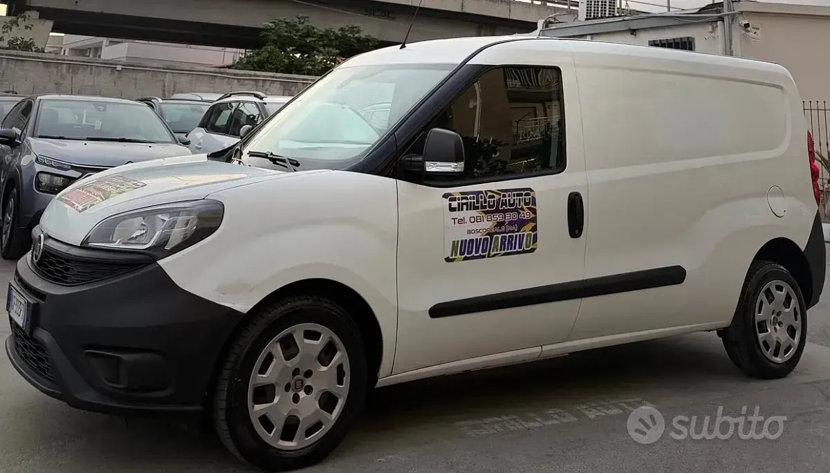 Usata Fiat Doblò 105 CV (77 kW) 2021 Bianco Monovolume