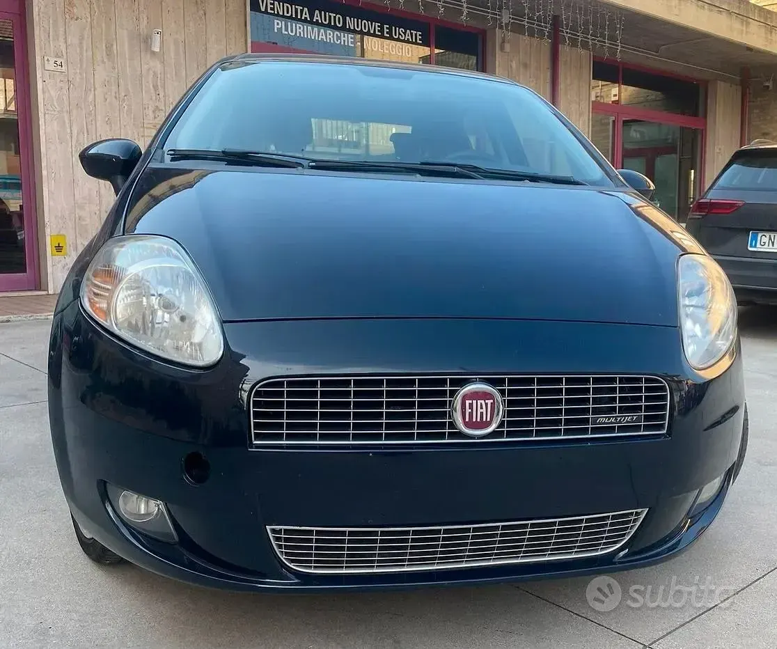 Usata Fiat Punto Easy 75 CV (55 kW) 2012 Bluazzurro Utilitaria
