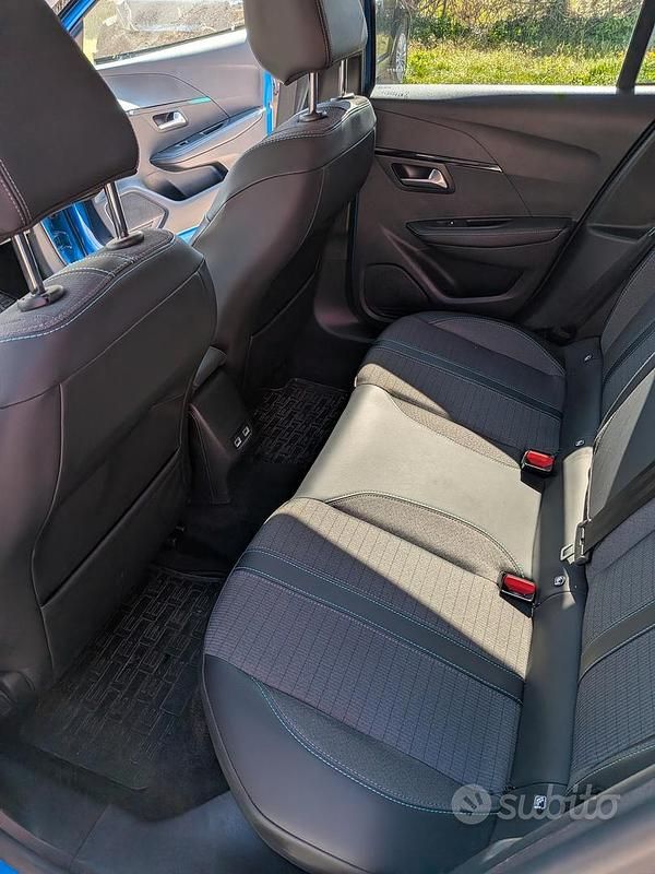 Usata Peugeot 208 100 kW (136 CV) 2021 Blu Utilitaria