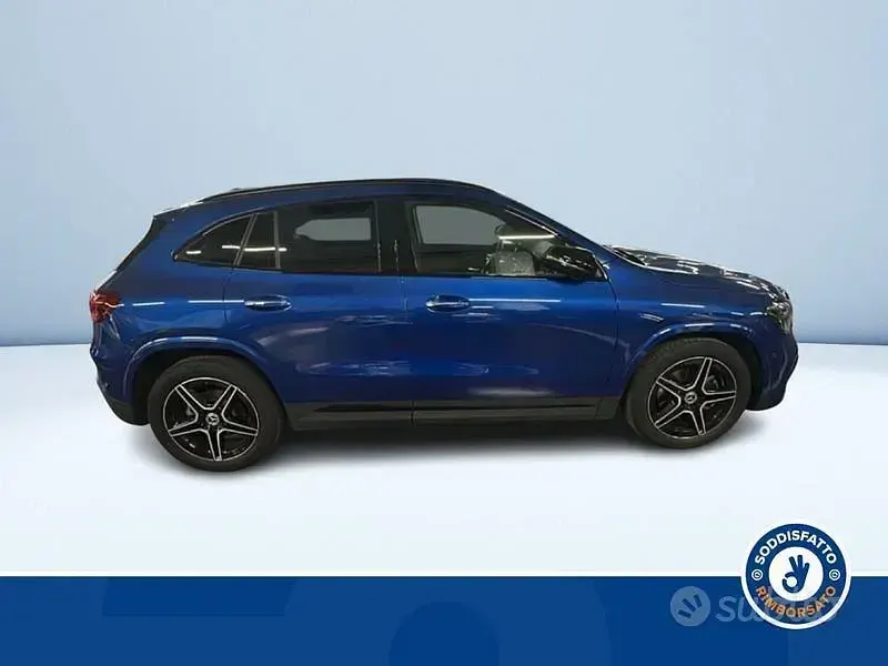 Käytetty Mercedes GLA180 Advanced Plus 116 HP (85 kW) 2024 Sininen Katumaasturi