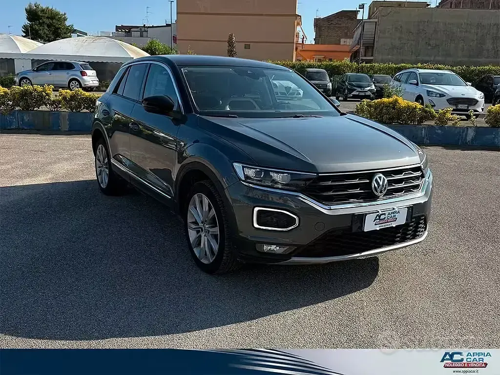 Usata VW T-Roc Advance 150 CV (110 kW) 2018 Grigio SUV