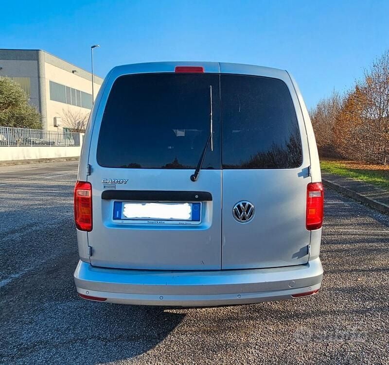 Usata VW Caddy 2020 Grigio Monovolume