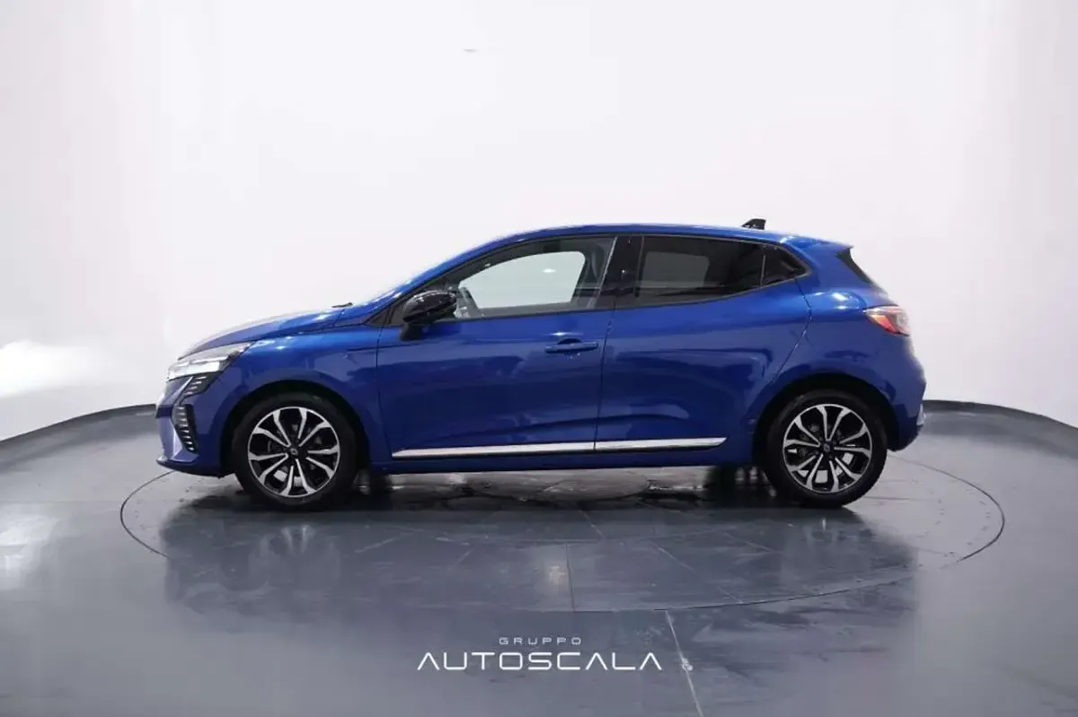 Usata Renault Clio V Techno 91 CV (66 kW) 2025 Blu iron Berlina