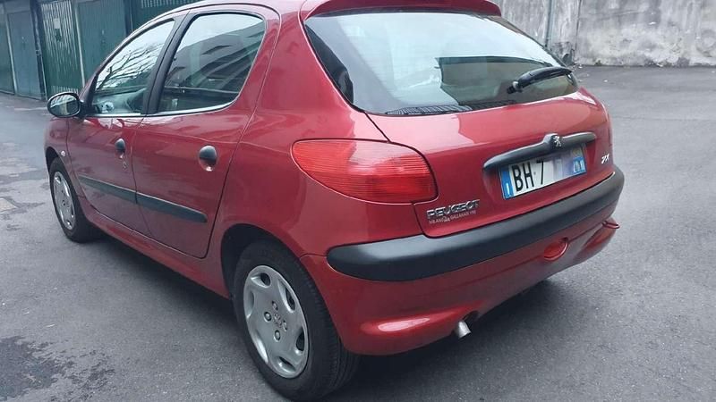 Usata Peugeot 206 75 CV (55 kW) 2000 Rosso Berlina