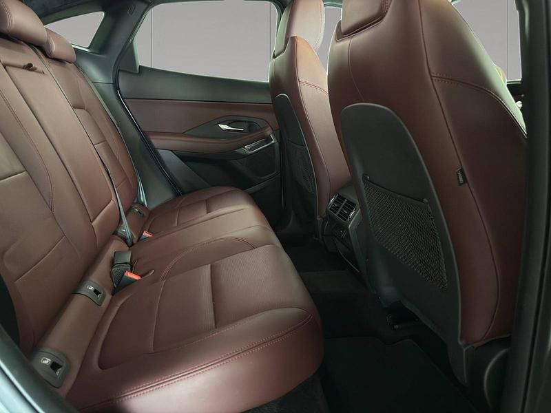 Usata Jaguar E-Pace R-Dynamic 163 CV (119 kW) 2022 Fuji white SUV