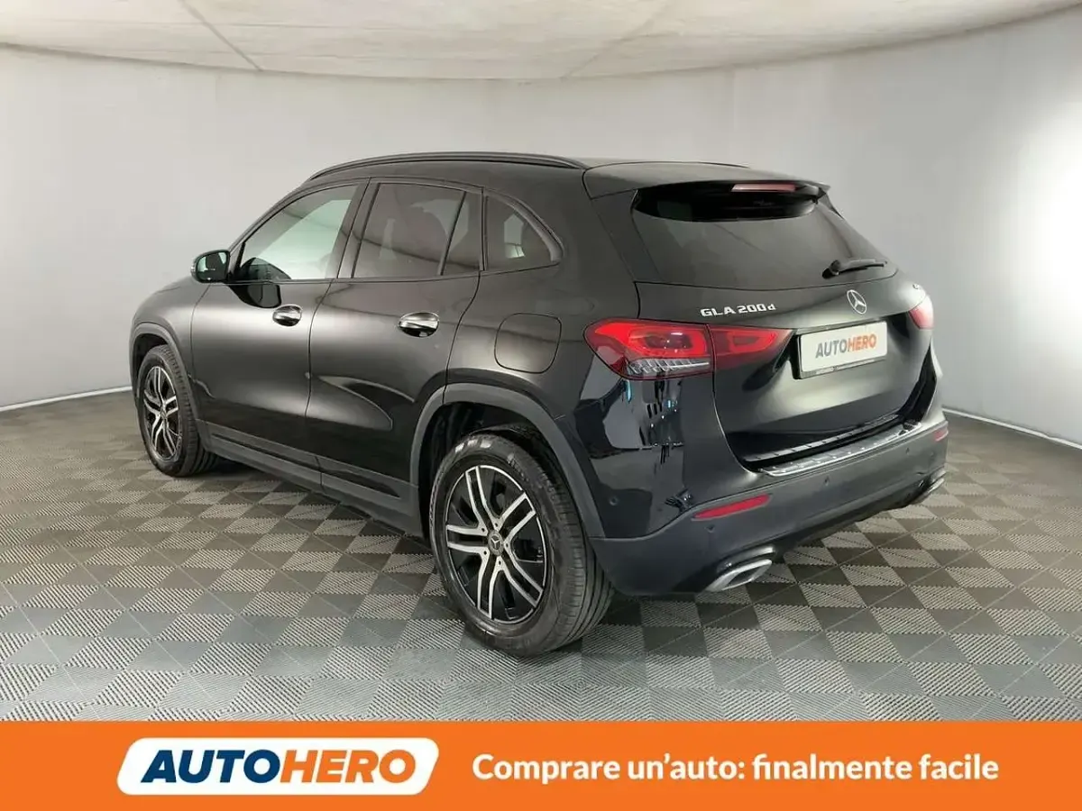 Usata Mercedes GLA200 150 CV (110 kW) 2021 Nero SUV