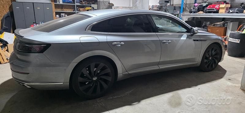 Usata VW Arteon R-line 200 CV (147 kW) 2021 Grigio Berlina