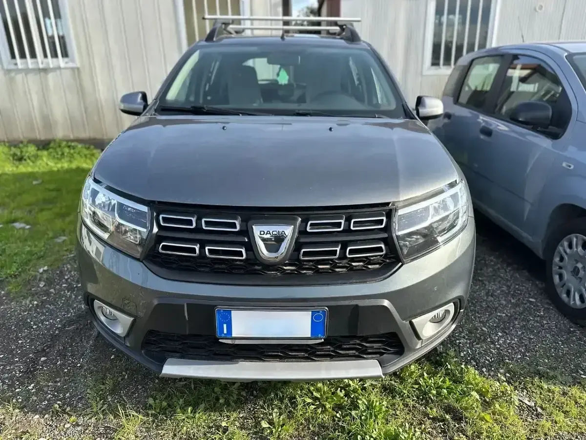 Usata Dacia Sandero Comfort 75 CV (55 kW) 2018 Grigio Berlina