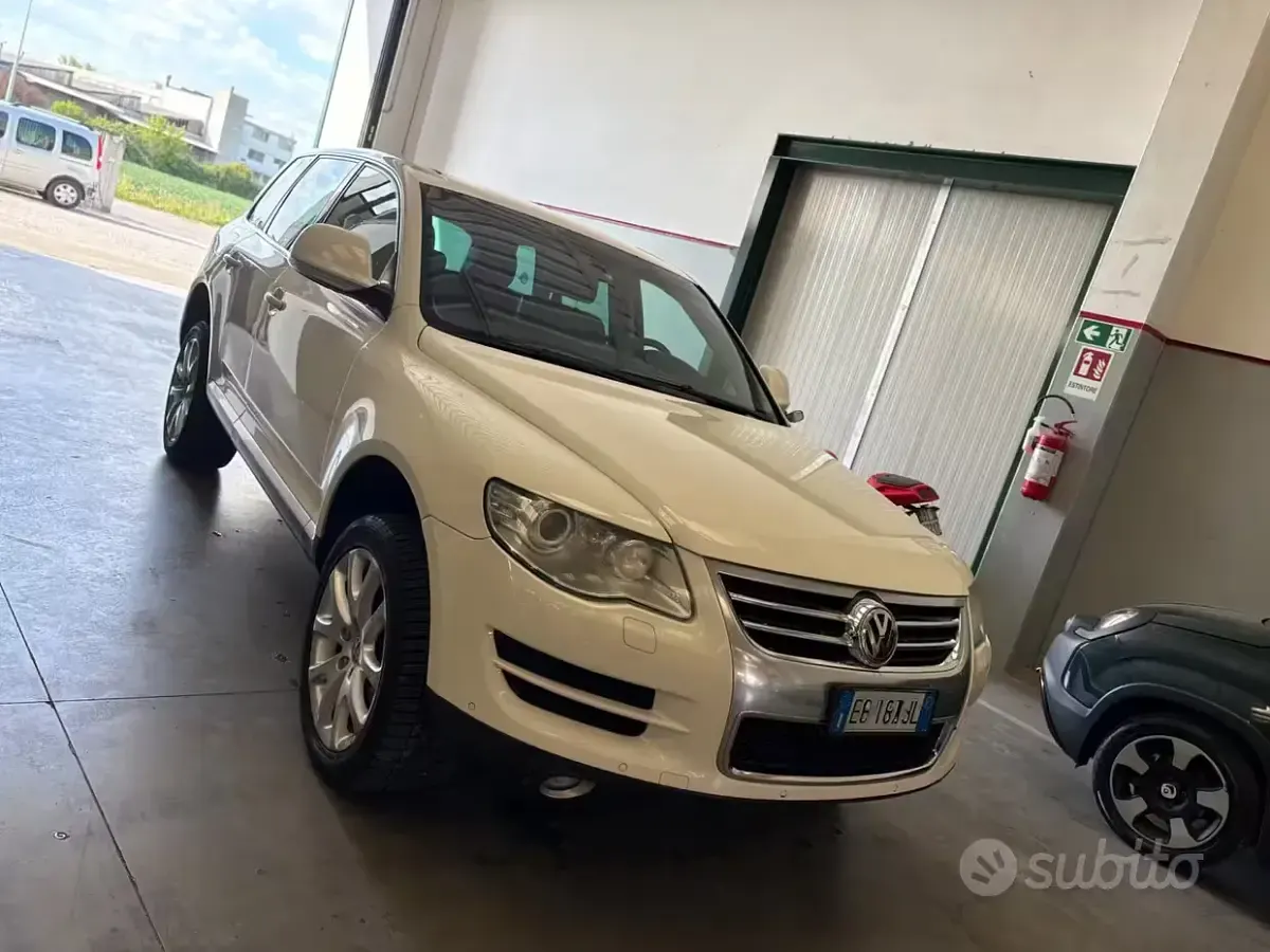 Usata VW Touareg 240 CV (176 kW) 2010 Bianco SUV