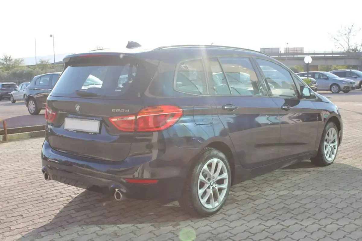 Usata BMW 220 Gran Tourer 190 CV (139 kW) 2019 Blu metallizzato Monovolume