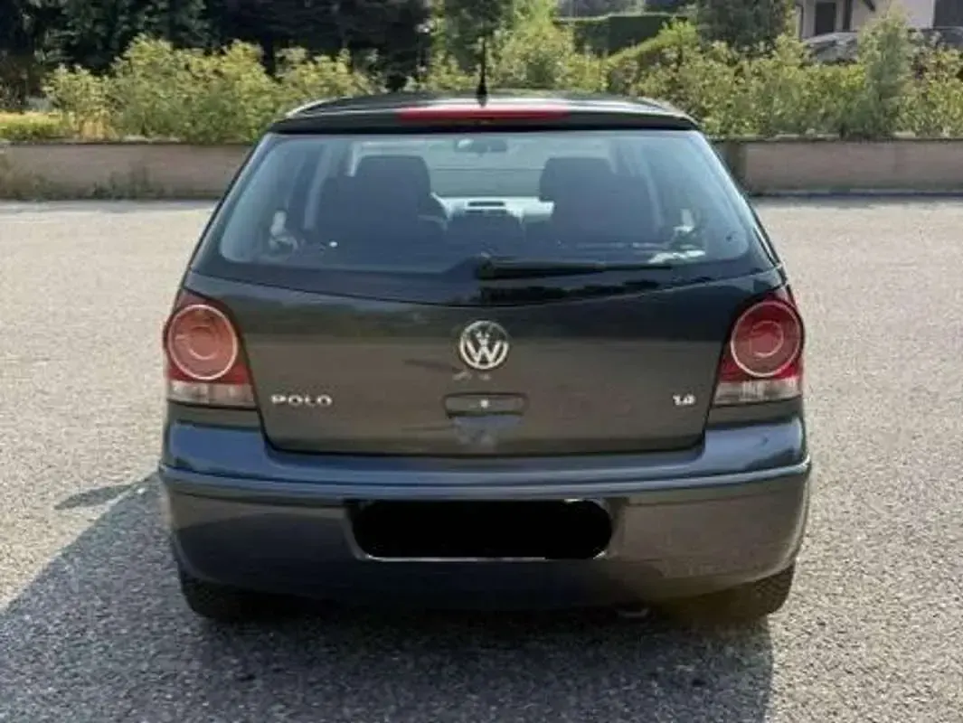 Usata VW Polo Comfortline 75 CV (55 kW) 2005 Grigio Utilitaria