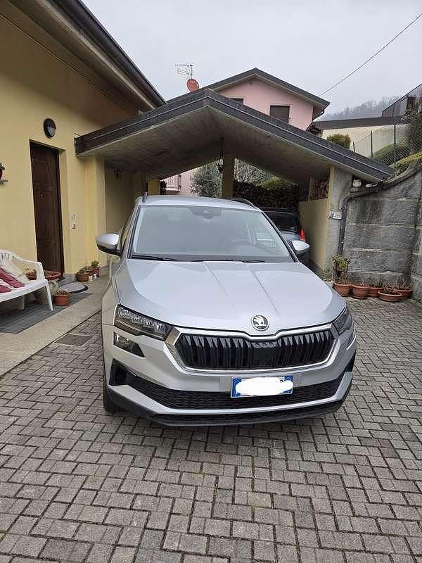 Usata Skoda Karoq Executive 116 CV (85 kW) 2023 Argento SUV