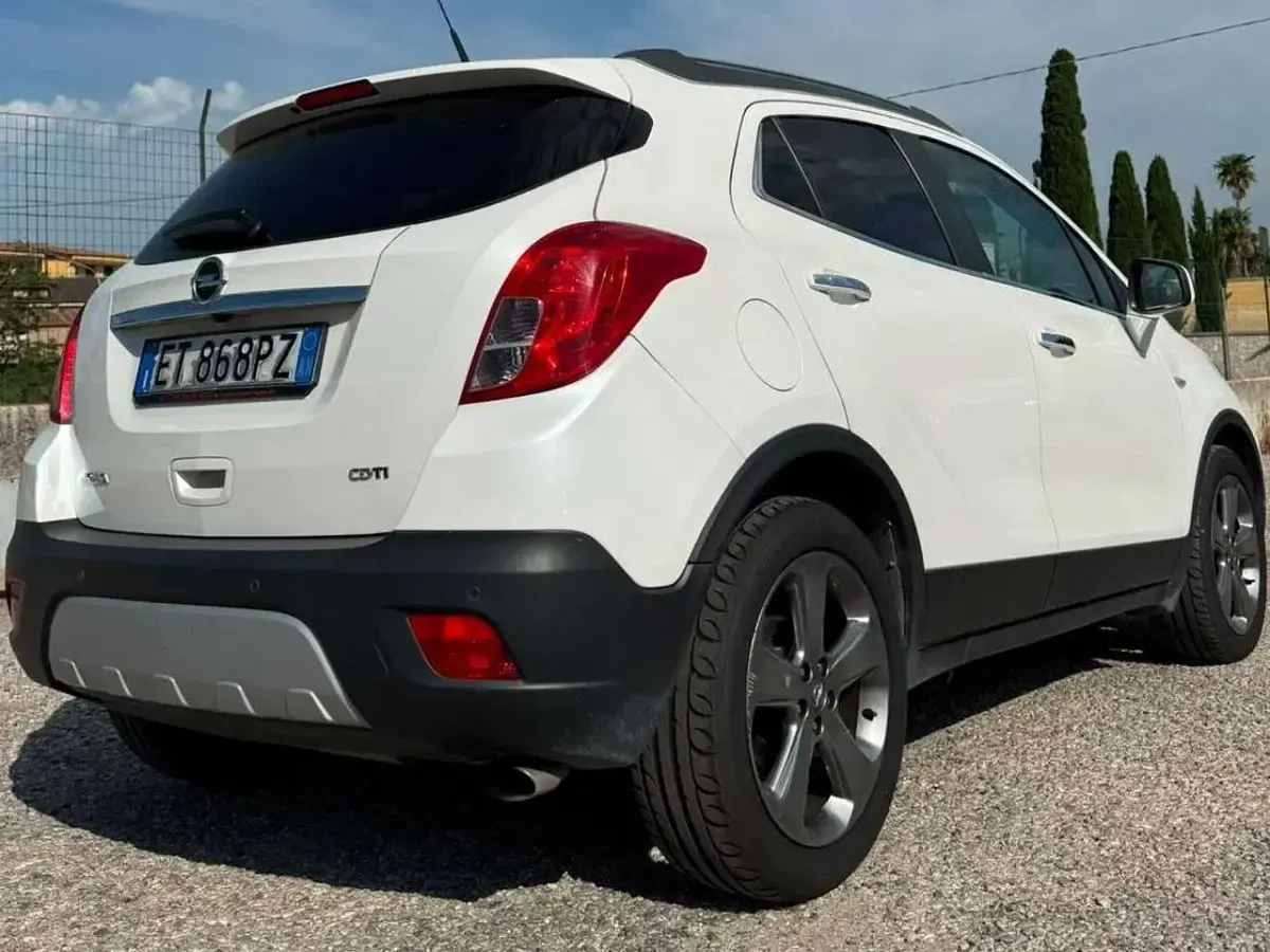 Usata Opel Mokka Cosmo 131 CV (96 kW) 2013 Bianco SUV