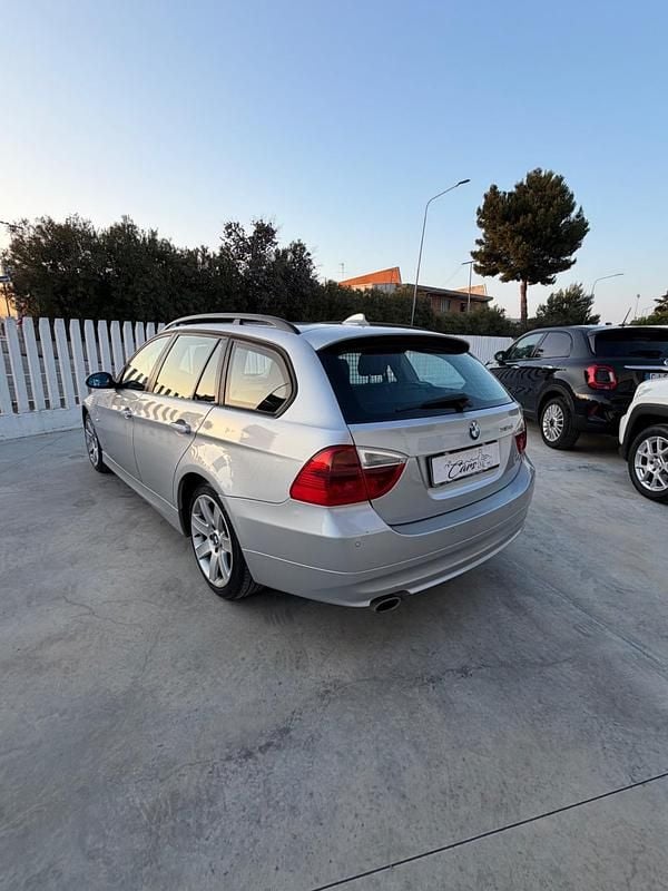 Usata BMW 318 143 CV (105 kW) 2008 Argento Station wagon