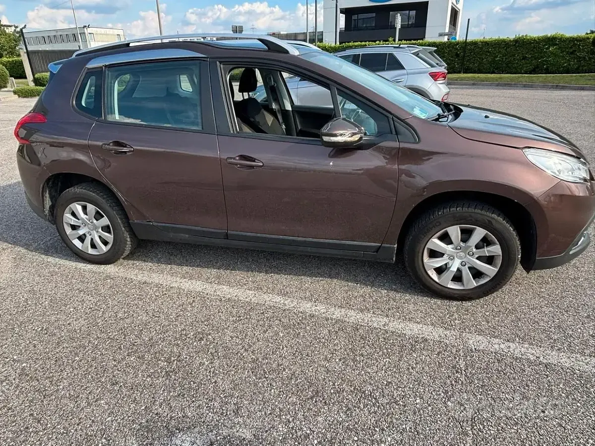 Usata Peugeot 2008 Active 68 CV (50 kW) 2014 Marrone SUV