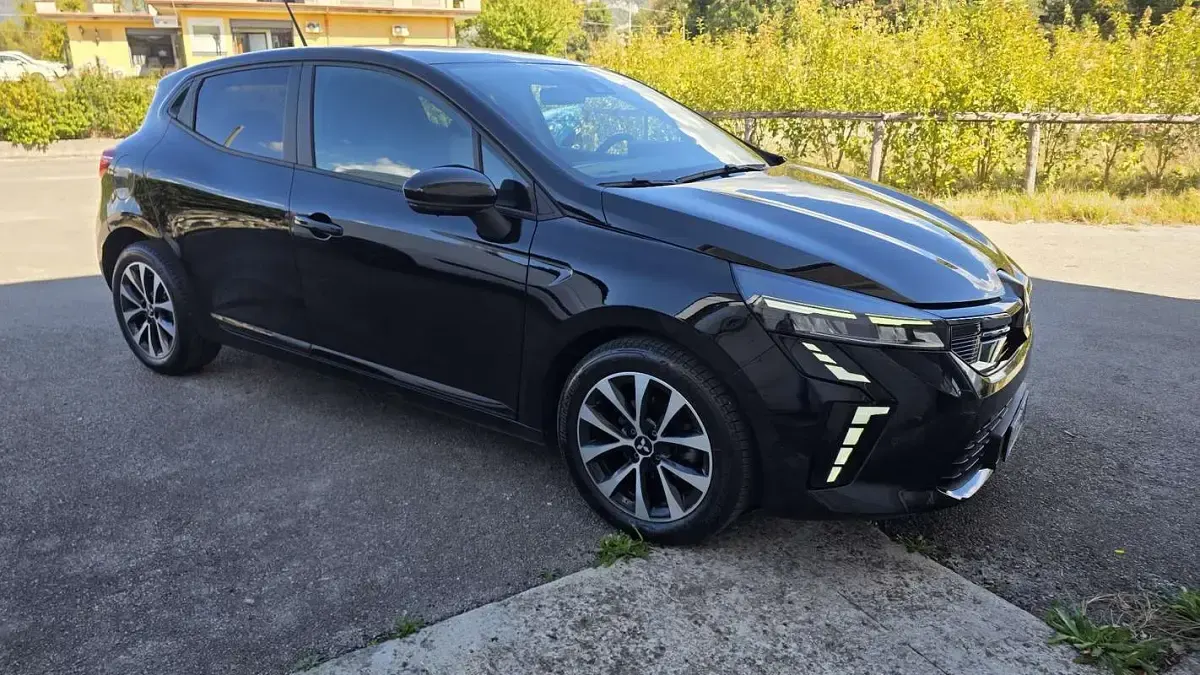 Usata Mitsubishi Colt Invite 91 CV (66 kW) 2023 Nero Utilitaria
