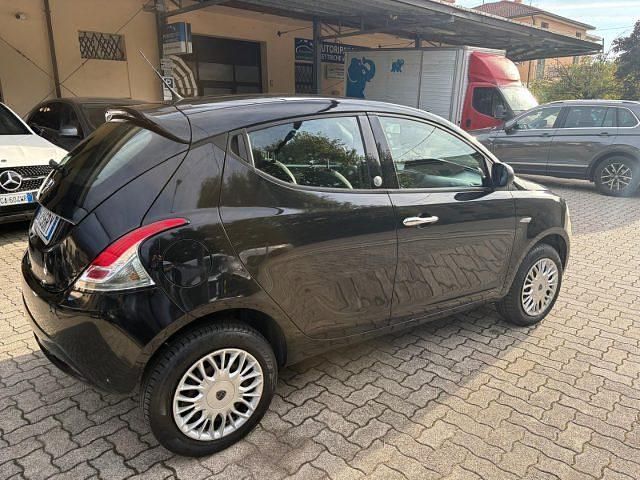 Usata Lancia Ypsilon S 85 CV (62 kW) 2015 Nero Utilitaria