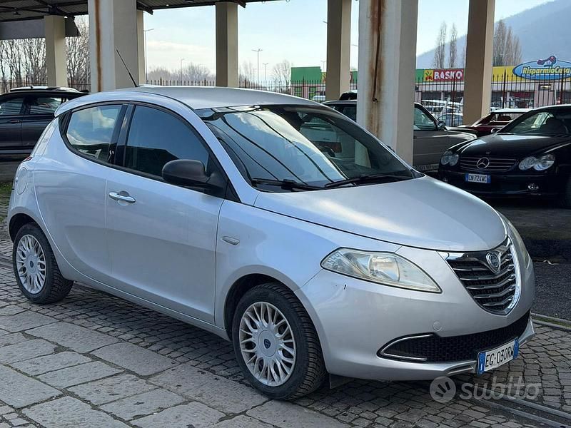 Usata Lancia Ypsilon Gold 69 CV (50 kW) 2011 Grigio Utilitaria