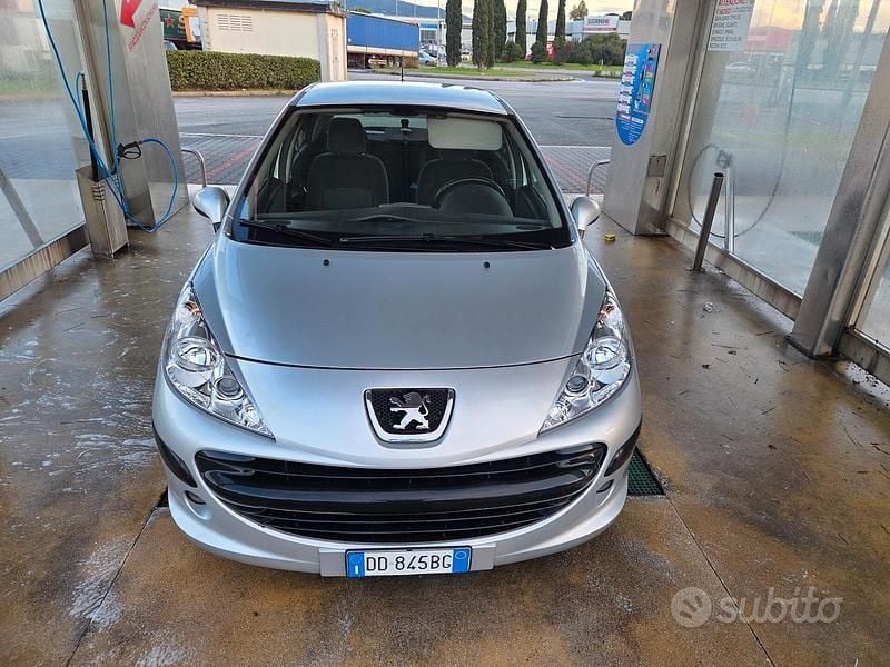 Usata Peugeot 207 70 CV (51 kW) 2007 Grigio Berlina