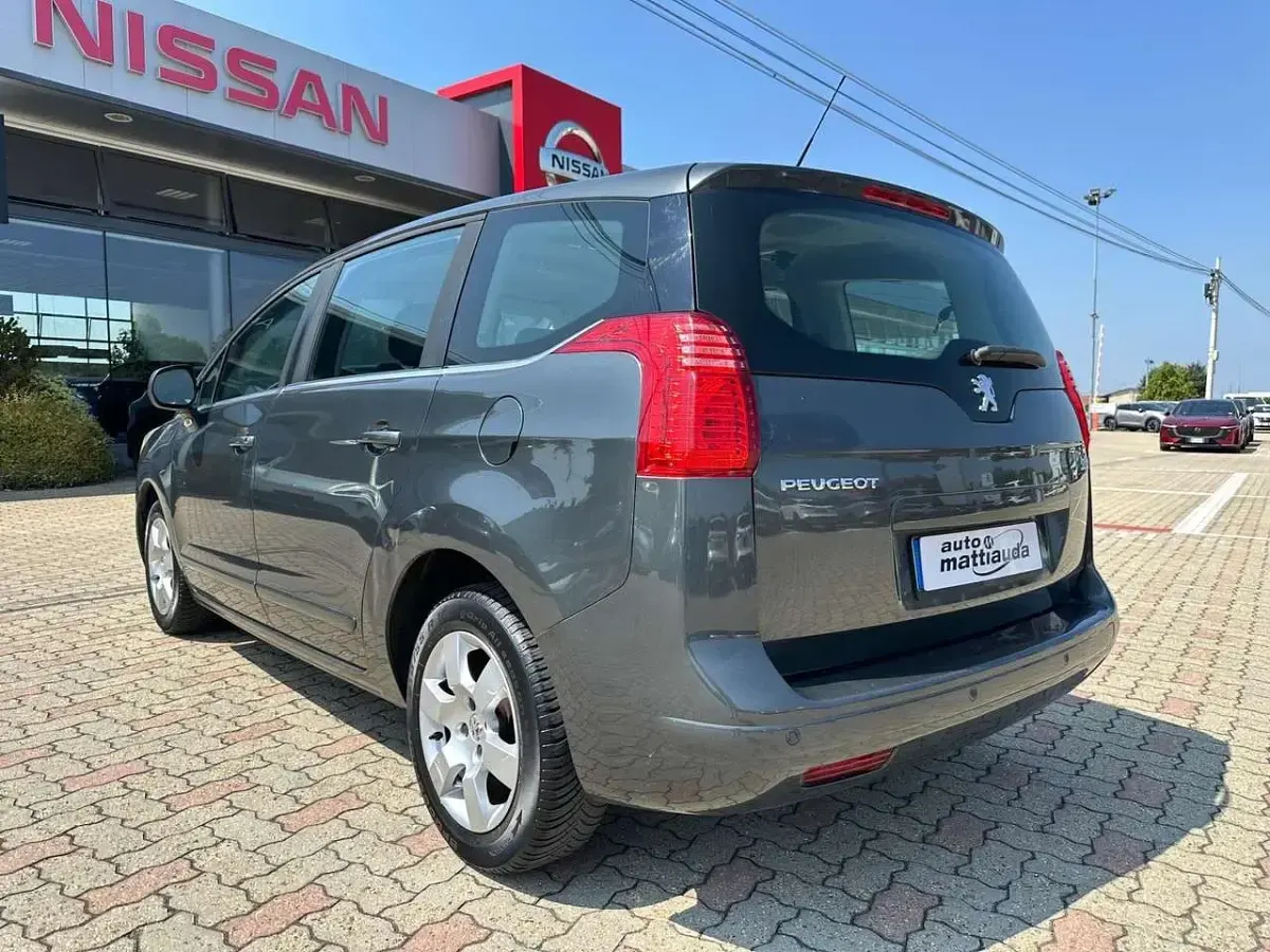 Usata Peugeot 5008 Active 114 CV (83 kW) 2013 Grgio scuro Monovolume