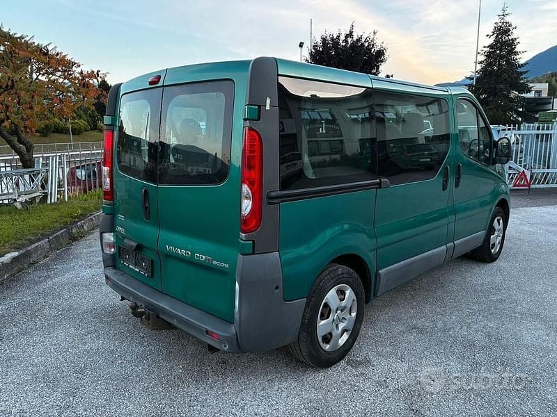 Usata Opel Vivaro 115 CV (84 kW) 2012 Bianco Monovolume