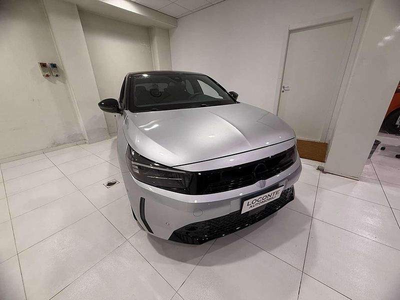 Usata Opel Corsa 101 CV (74 kW) 2024 Argento Berlina