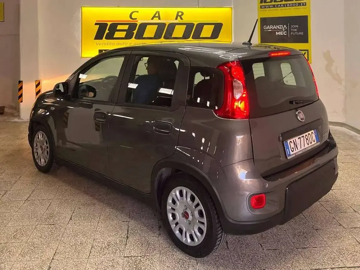 Usata Fiat Panda S 69 CV (50 kW) 2023 Grigio maestro metallizzato Utilitaria