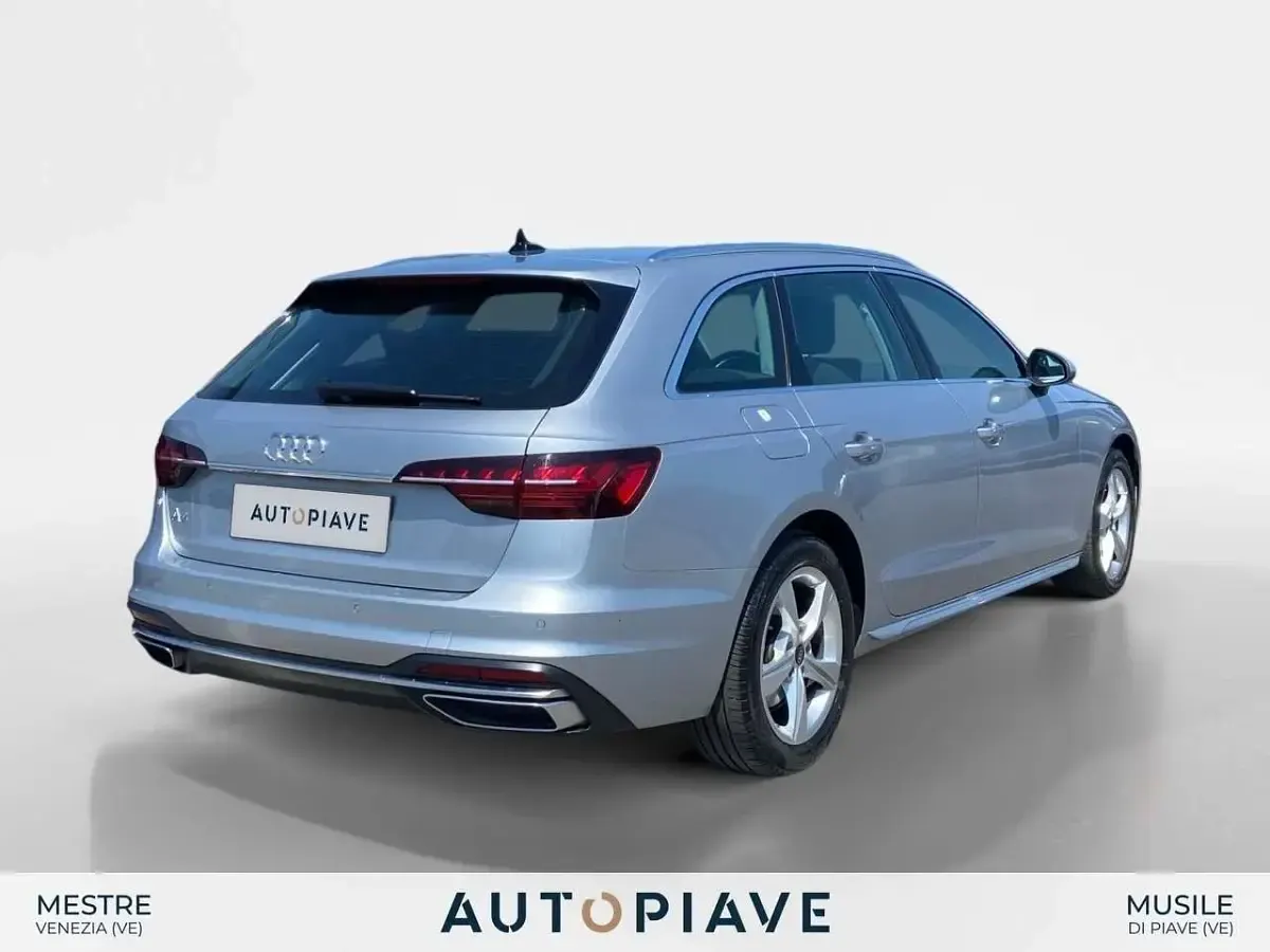 Usata Audi A4 Ambiente 163 CV (119 kW) 2024 Argento Station wagon