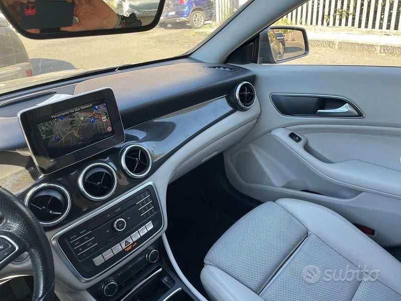 Usata Mercedes CLA180 2018 Grigio Berlina