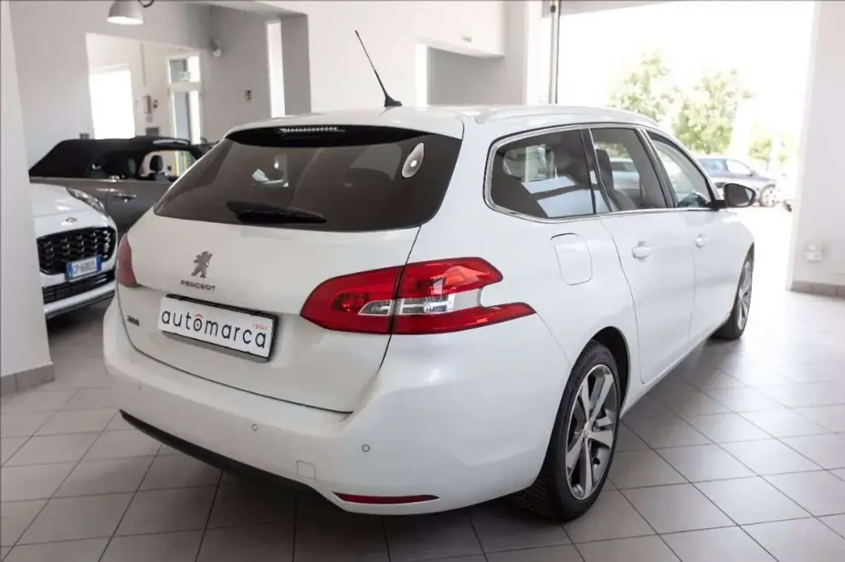 Usata Peugeot 308 SW Allure 131 CV (96 kW) 2020 Bianco Station wagon