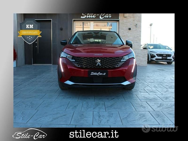 Usata Peugeot 3008 Allure 131 CV (96 kW) 2022 Rosso ultimate tetto nero SUV