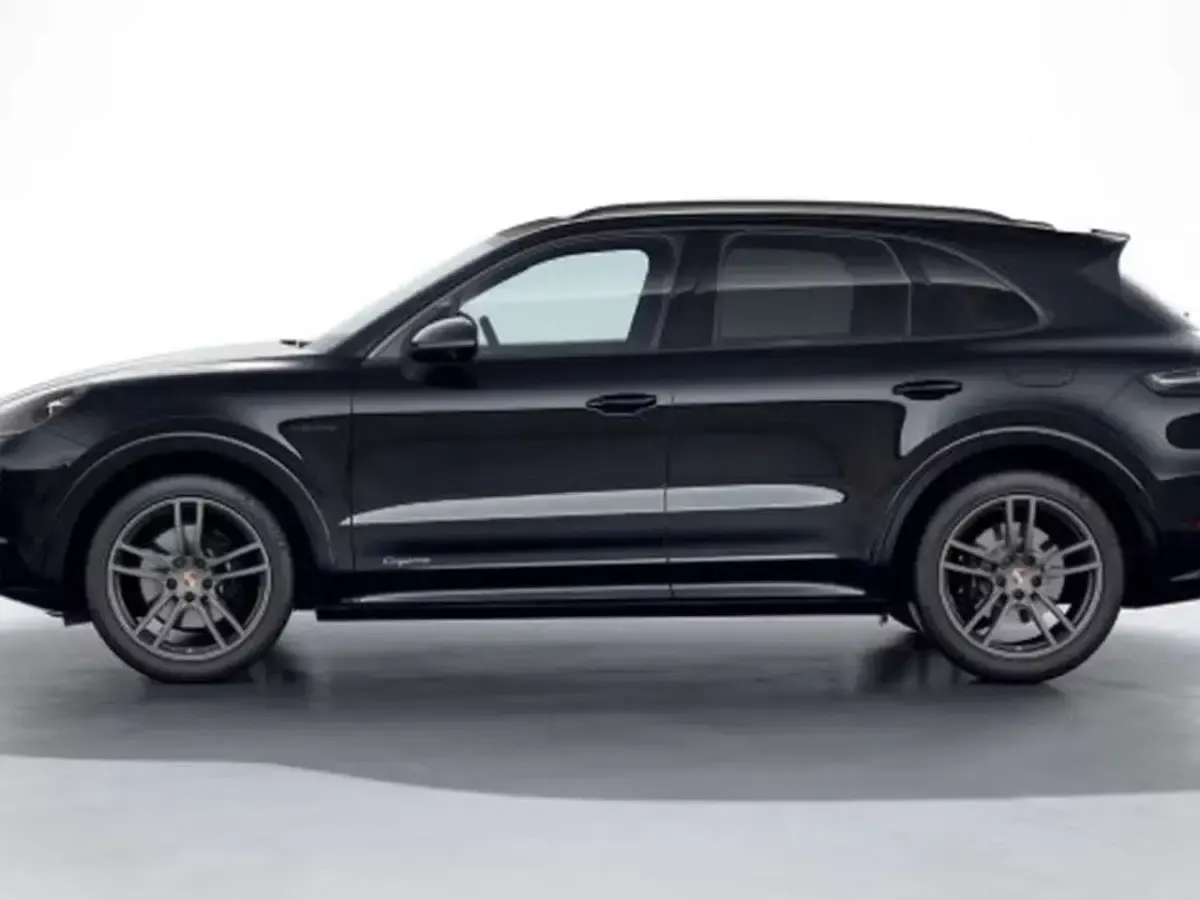 Usata Porsche Cayenne 462 CV (339 kW) 2022 Nero jet metallizzato SUV