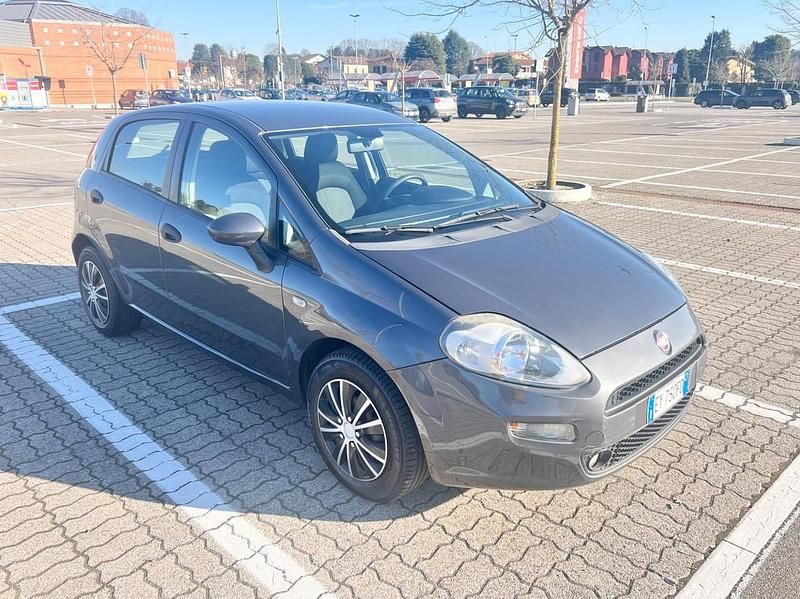 Usata Fiat Punto Street 75 CV (55 kW) 2015 Grigio Utilitaria