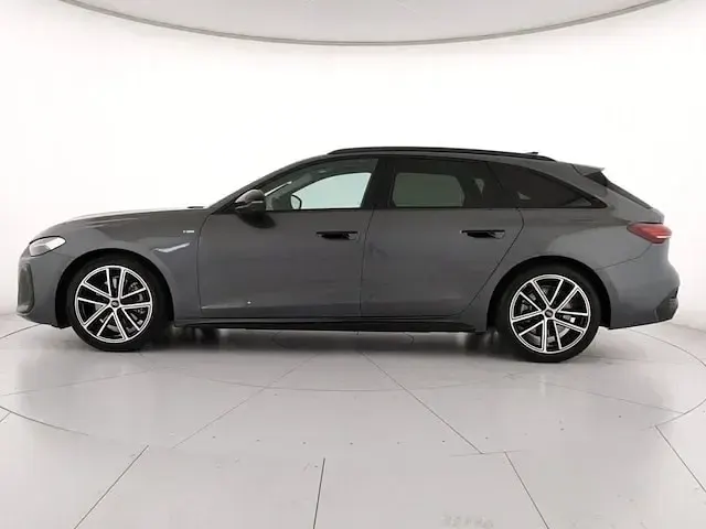 Usata Audi A5 S-Line 204 CV (150 kW) 2025 Grigio daytona perlato Station wagon