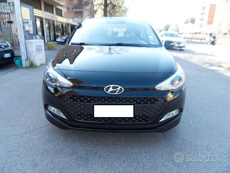 Usata Hyundai i20 Comfort 84 CV (61 kW) 2018 Nero Berlina