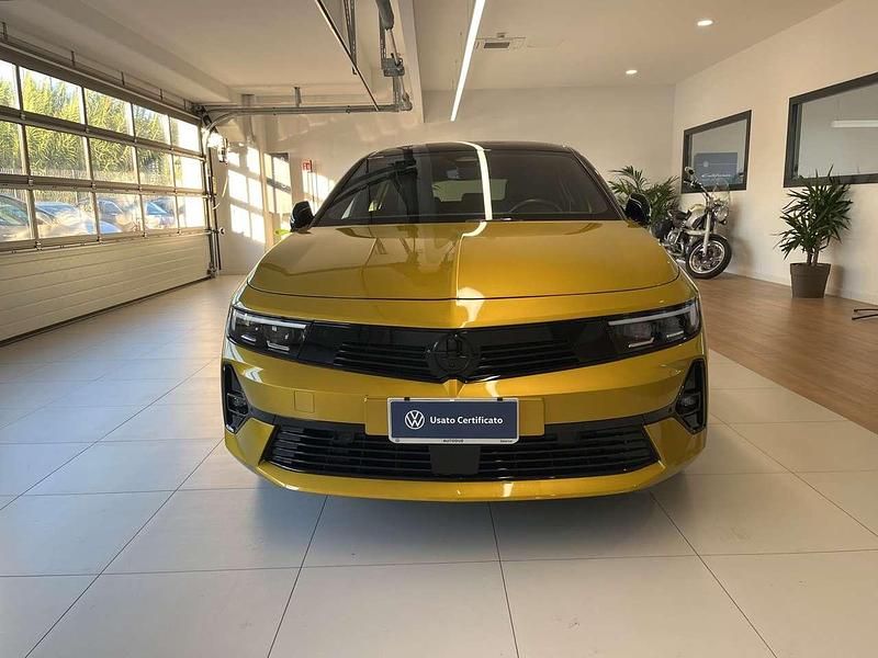 Usata Opel Astra Ultimate 131 CV (96 kW) 2022 Beige Berlina