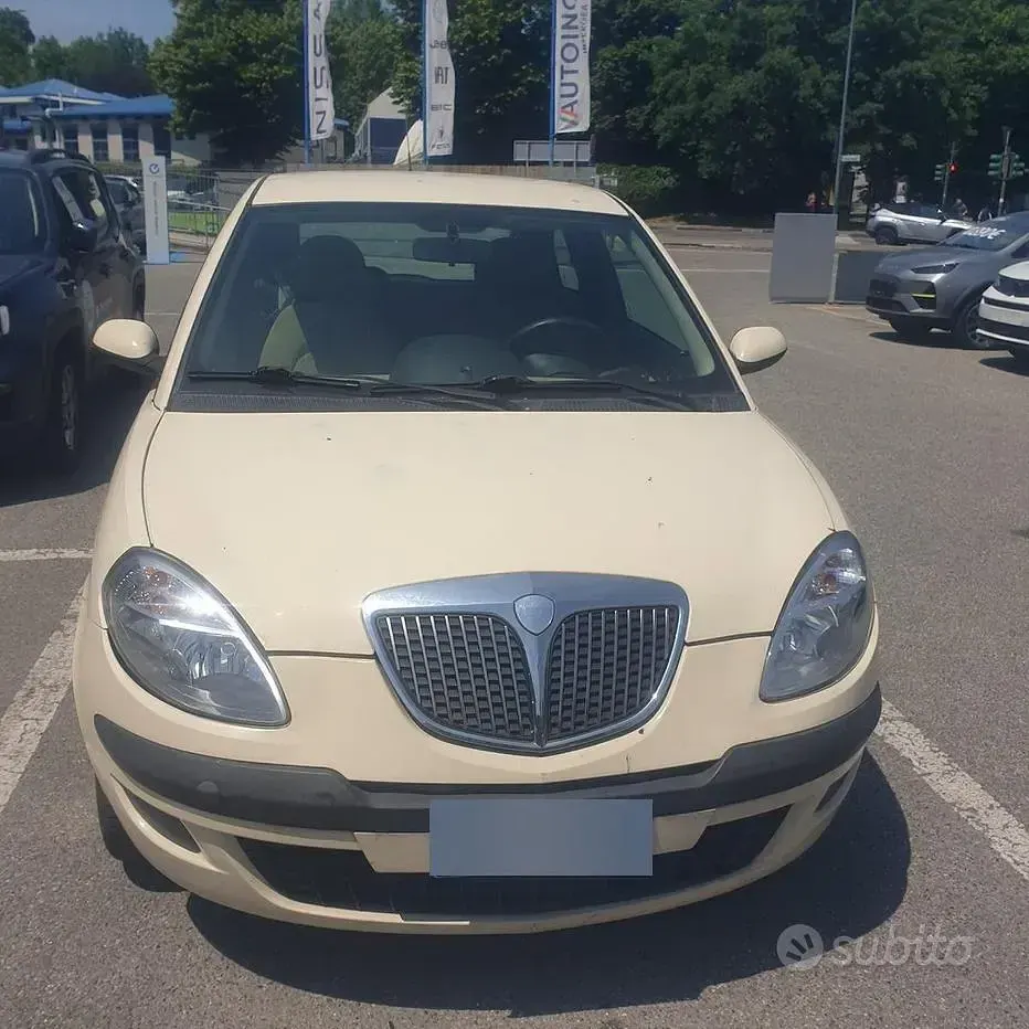 Usata Lancia Ypsilon 60 CV (44 kW) 2004 Utilitaria