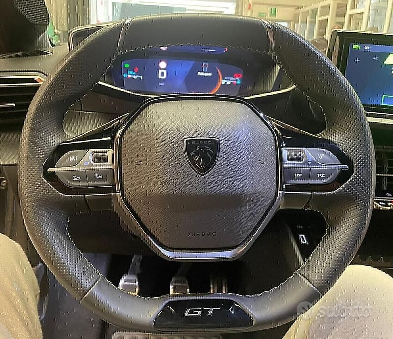 Usata Peugeot 208 GT 101 CV (74 kW) 2024 Nero Utilitaria