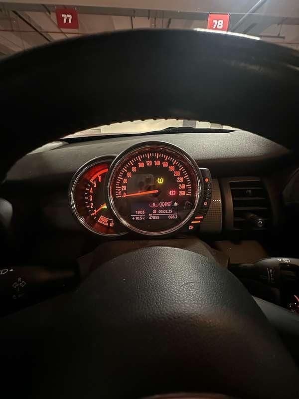 Usata Mini Cooper D Business 116 CV (85 kW) 2017 Beige Utilitaria