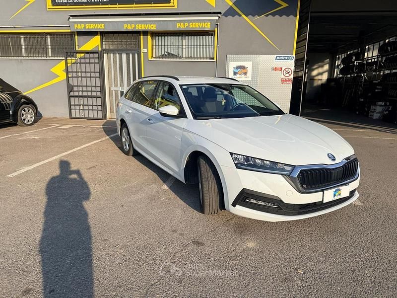 Usata Skoda Octavia Executive 150 CV (110 kW) 2020 Bianco Station wagon