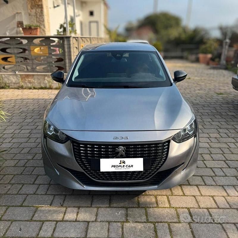 Usata Peugeot 208 Allure 101 CV (74 kW) 2022 Grigio Utilitaria