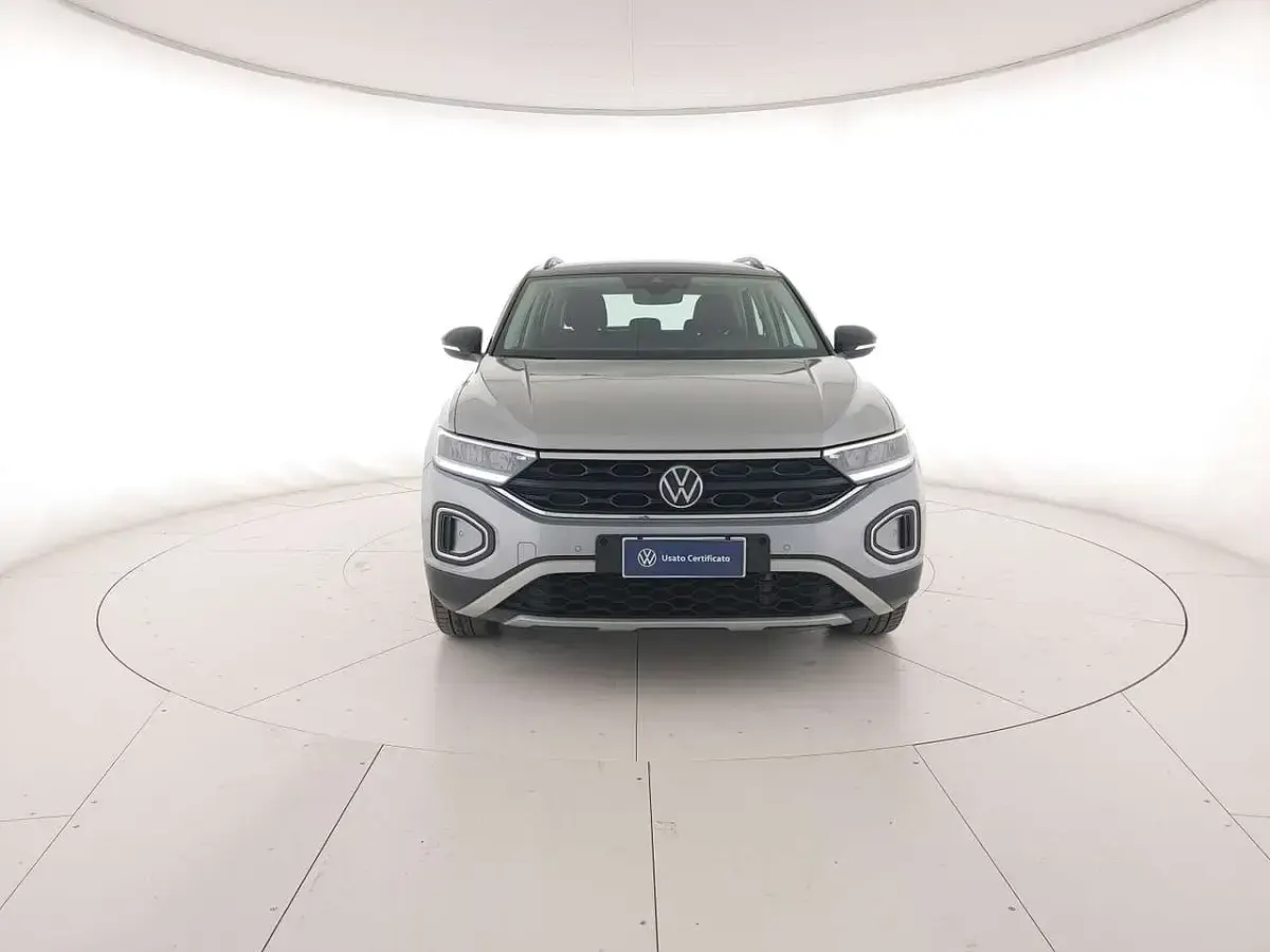 Usata VW T-Roc Life 116 CV (85 kW) 2025 Pyrit silver metallizzato nero SUV