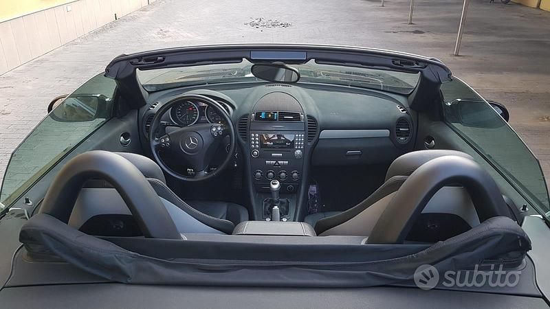 Usata Mercedes SLK350 272 CV (200 kW) 2004 Nero Cabrio