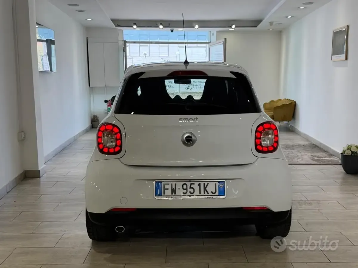 Usata Smart ForFour 90 CV (66 kW) 2019 Bianco Utilitaria