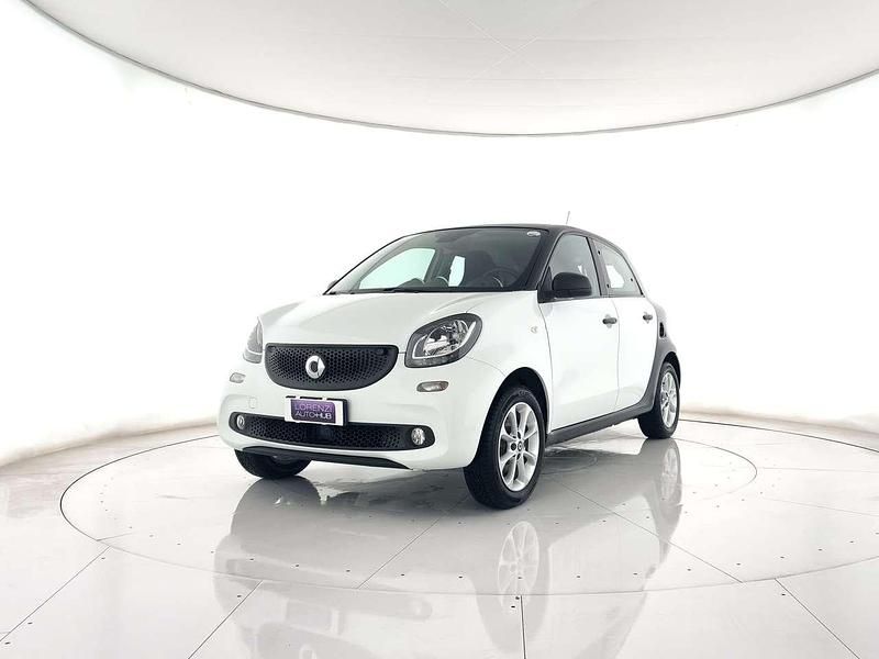 Usata Smart ForFour Prime 71 CV (52 kW) 2018 Bianco e tetto nero Utilitaria