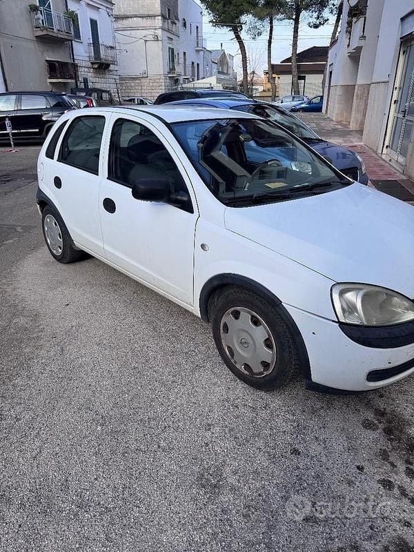 Usata Opel Corsa 75 CV (55 kW) 2003 Bianco Utilitaria
