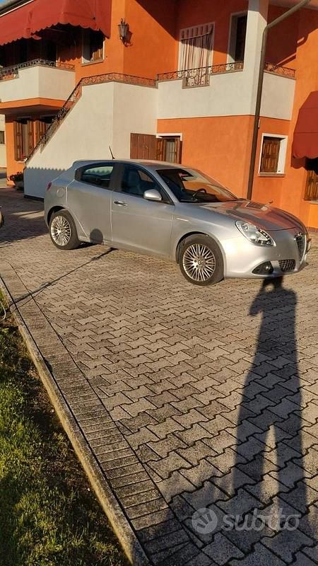 Usata Alfa Romeo Giulietta 170 CV (125 kW) 2010 Grigio Utilitaria