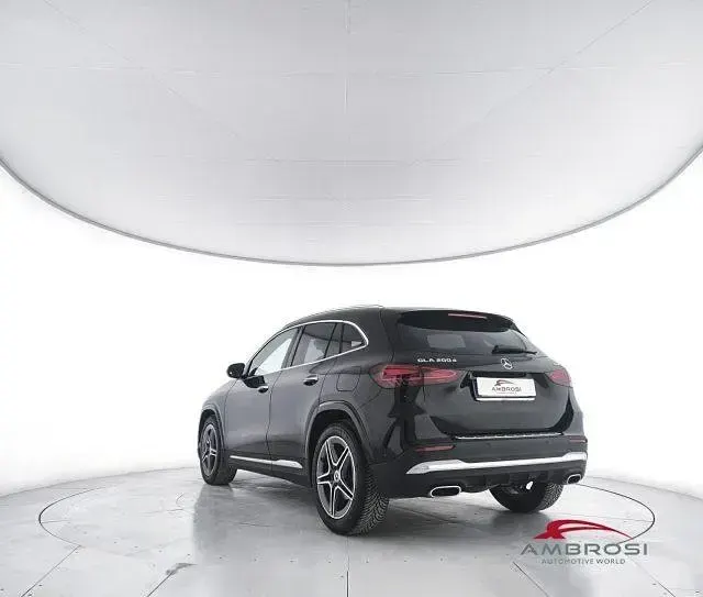 Usata Mercedes GLA200 AMG Line Premium 150 CV (110 kW) 2023 Nero SUV